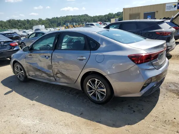 3KPF24AD9PE627066 2023 KIA FORTE - Image 2