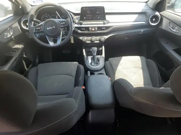 3KPF24AD9PE627066 2023 KIA FORTE - Image 8