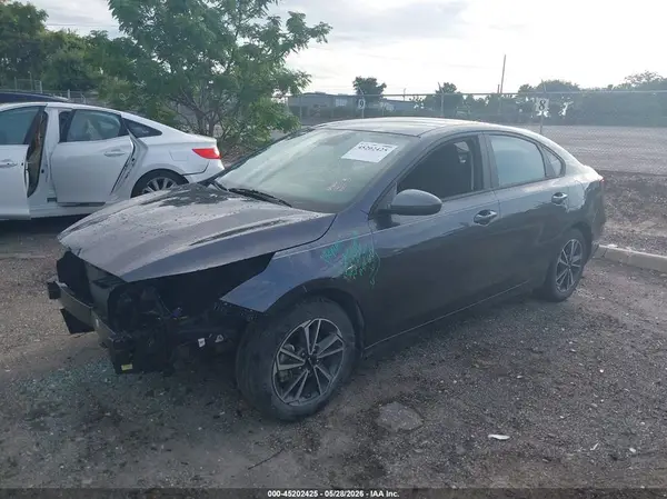 3KPF24AD9PE627374 2023 KIA FORTE - Image 2