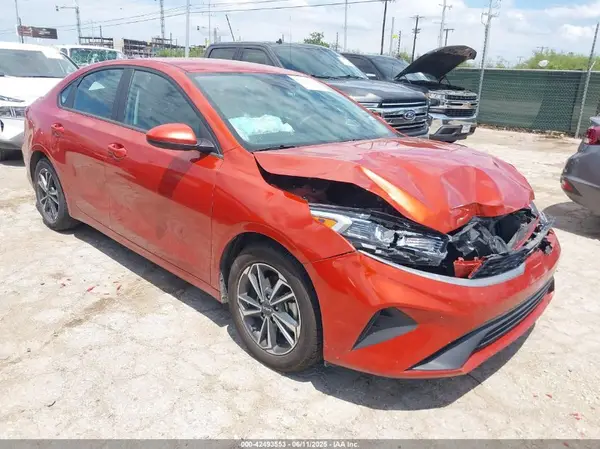3KPF24AD9PE627813 2023 KIA FORTE - Image 1