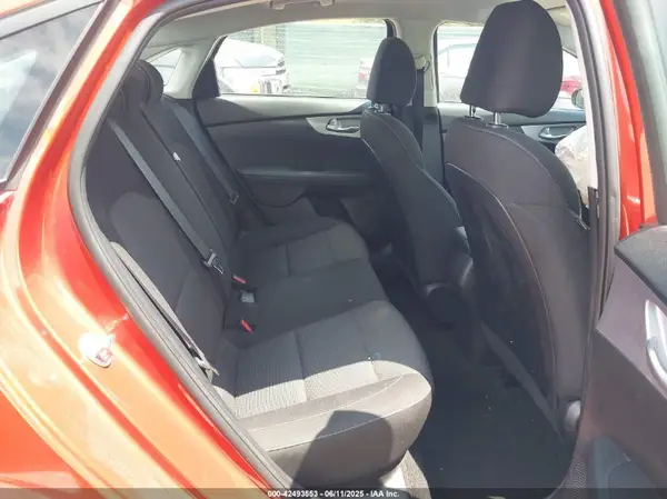 3KPF24AD9PE627813 2023 KIA FORTE - Image 8