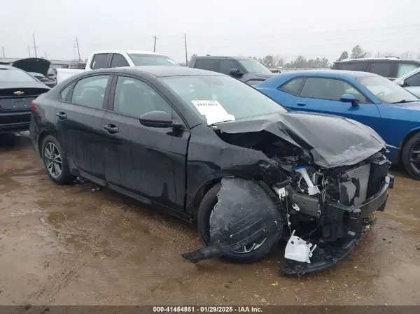 3KPF24AD9PE628038 2023 KIA FORTE - Image 1