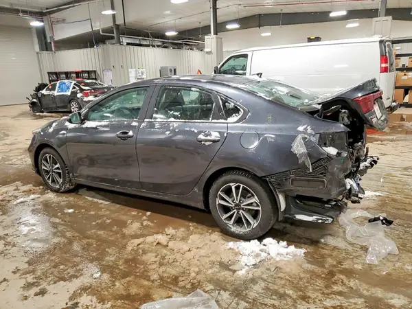 3KPF24AD9PE628864 2023 KIA FORTE - Image 2