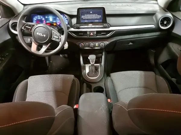 3KPF24AD9PE628864 2023 KIA FORTE - Image 8