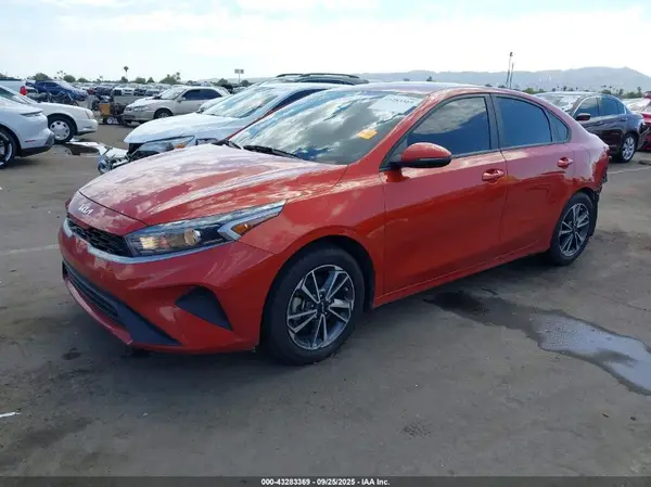 3KPF24AD9PE629190 2023 KIA FORTE - Image 2