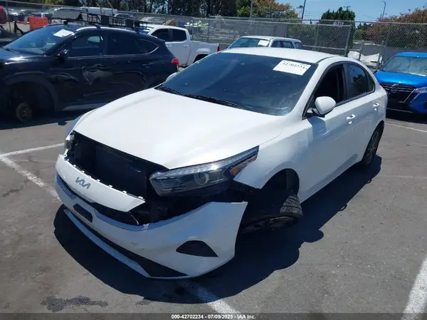 3KPF24AD9PE630002 2023 KIA FORTE - Image 2