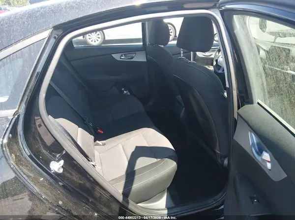 3KPF24AD9PE633370 2023 KIA FORTE - Image 8