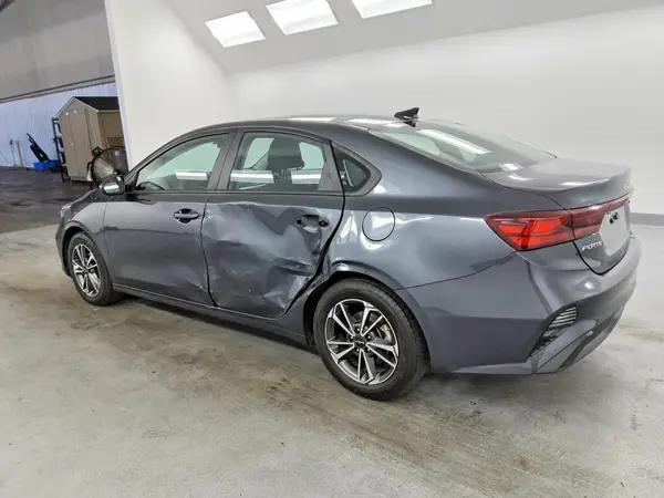 3KPF24AD9PE633837 2023 KIA FORTE - Image 2