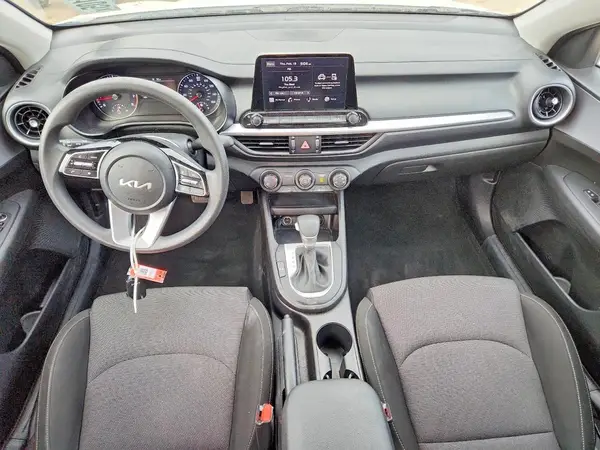 3KPF24AD9PE636642 2023 KIA FORTE - Image 8