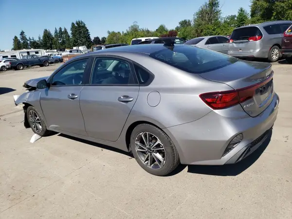 3KPF24AD9PE640576 2023 KIA FORTE - Image 2