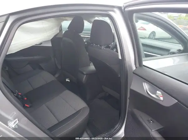 3KPF24AD9PE641663 2023 KIA FORTE - Image 8