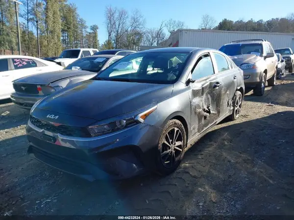 3KPF24AD9PE643834 2023 KIA FORTE - Image 2