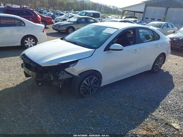 3KPF24AD9PE645776 2023 KIA FORTE - Image 2