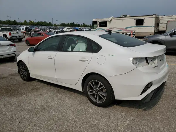 3KPF24AD9PE646670 2023 KIA FORTE - Image 2
