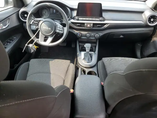 3KPF24AD9PE646670 2023 KIA FORTE - Image 8