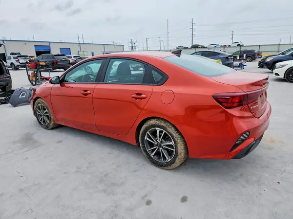 3KPF24AD9PE646782 2023 KIA FORTE - Image 2