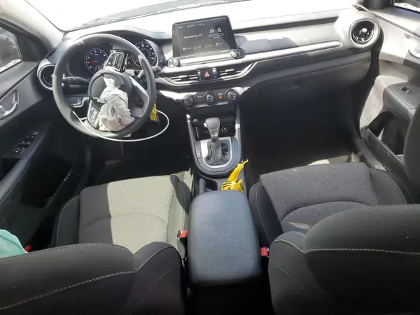 3KPF24AD9PE646961 2023 KIA FORTE - Image 8