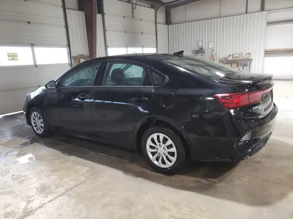 3KPF24AD9PE646975 2023 KIA FORTE - Image 2