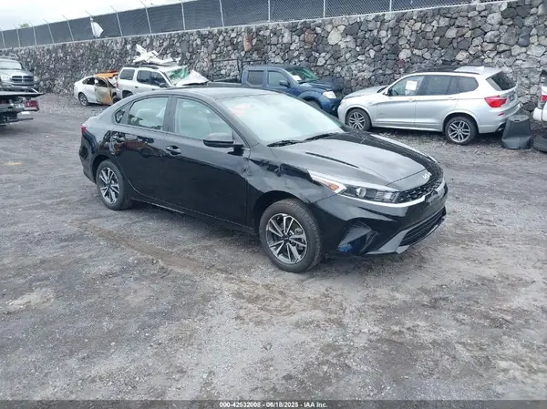 3KPF24AD9PE646989 2023 KIA FORTE - Image 1