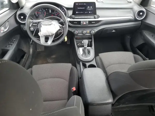 3KPF24AD9PE647608 2023 KIA FORTE - Image 8