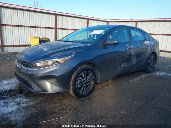 3KPF24AD9PE649343 2023 KIA FORTE - Image 2
