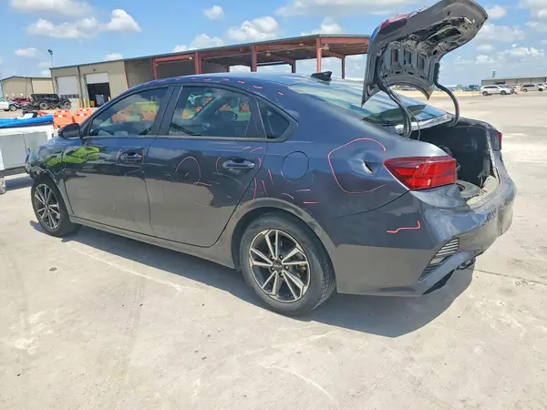 3KPF24AD9PE653988 2023 KIA FORTE - Image 2