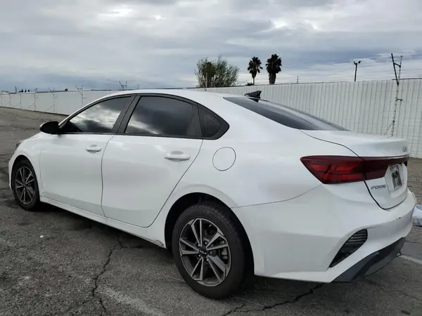 3KPF24AD9PE656020 2023 KIA FORTE - Image 2