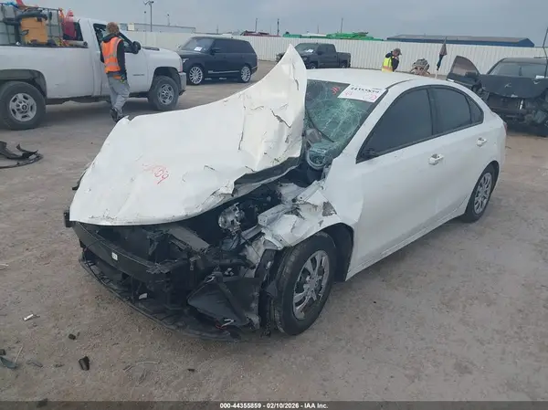 3KPF24AD9PE656678 2023 KIA FORTE - Image 2