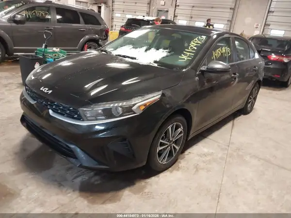 3KPF24AD9PE656809 2023 KIA FORTE - Image 2