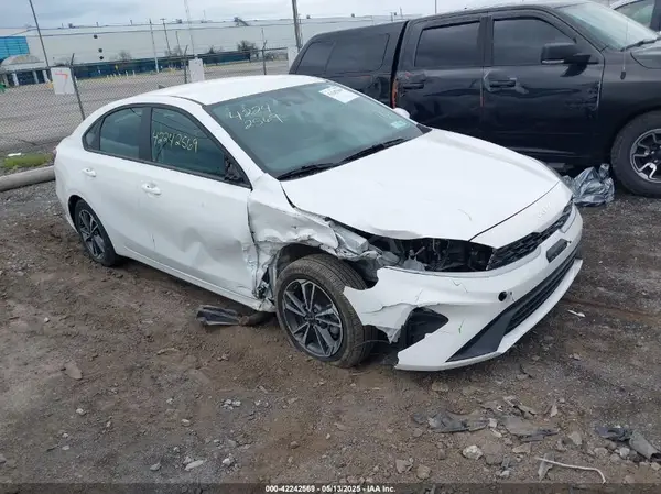 3KPF24AD9PE657457 2023 KIA FORTE - Image 1