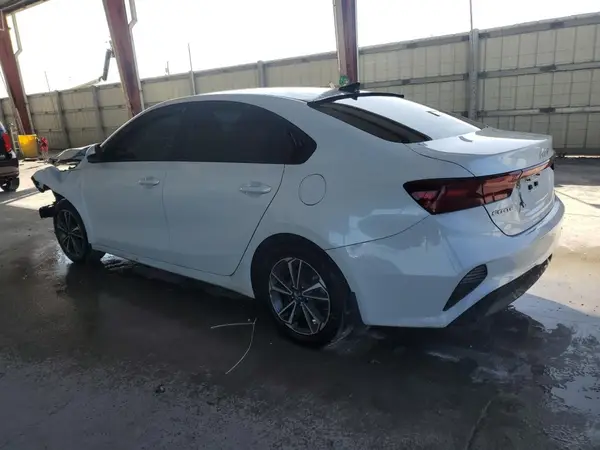 3KPF24AD9PE657667 2023 KIA FORTE - Image 2