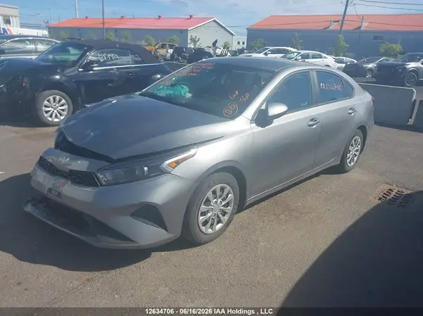 3KPF24AD9PE660245 2023 KIA FORTE - Image 2