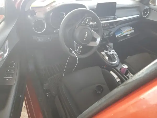 3KPF24AD9PE660455 2023 KIA FORTE - Image 8