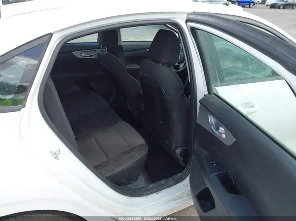 3KPF24AD9PE663792 2023 KIA FORTE - Image 8