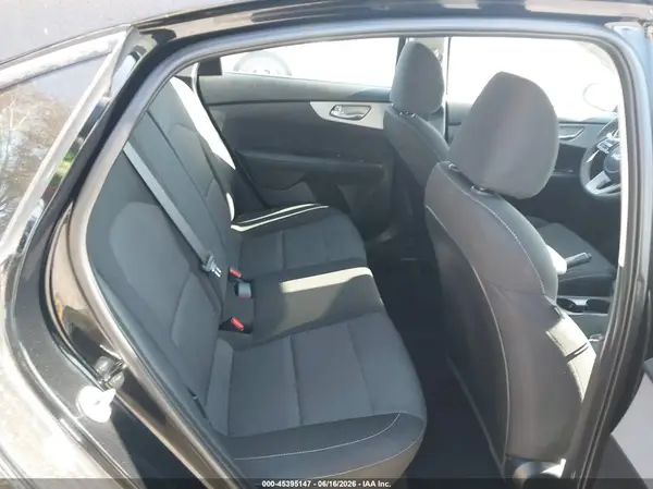 3KPF24AD9PE665560 2023 KIA FORTE - Image 8