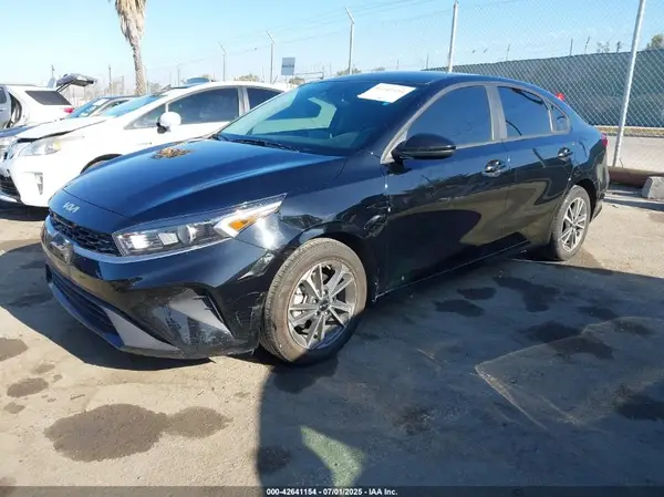 3KPF24AD9PE665770 2023 KIA FORTE - Image 2