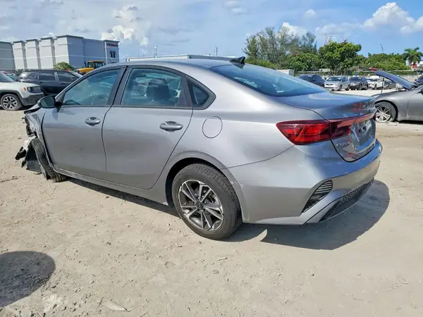 3KPF24AD9PE669026 2023 KIA FORTE - Image 2
