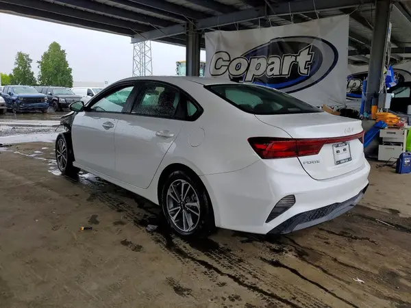 3KPF24AD9PE674565 2023 KIA FORTE - Image 2