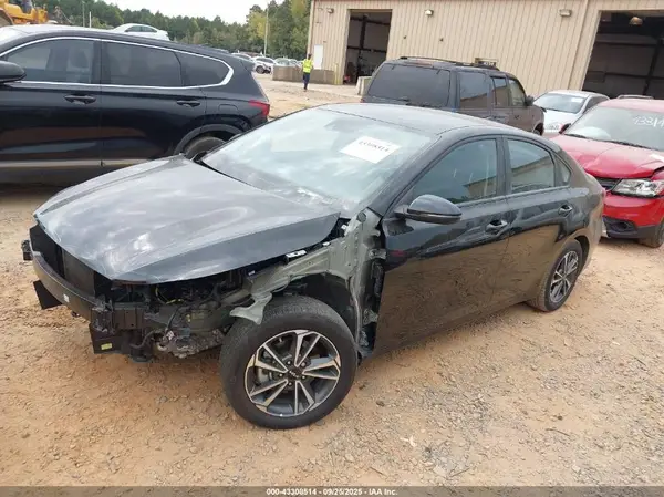 3KPF24AD9PE674999 2023 KIA FORTE - Image 2