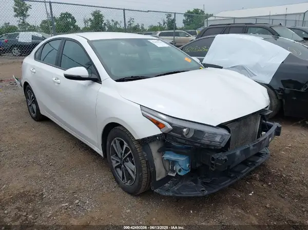 3KPF24AD9PE675456 2023 KIA FORTE - Image 1