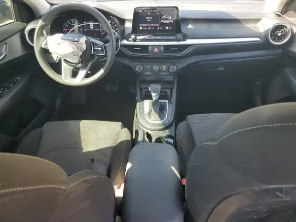 3KPF24AD9PE677207 2023 KIA FORTE - Image 8