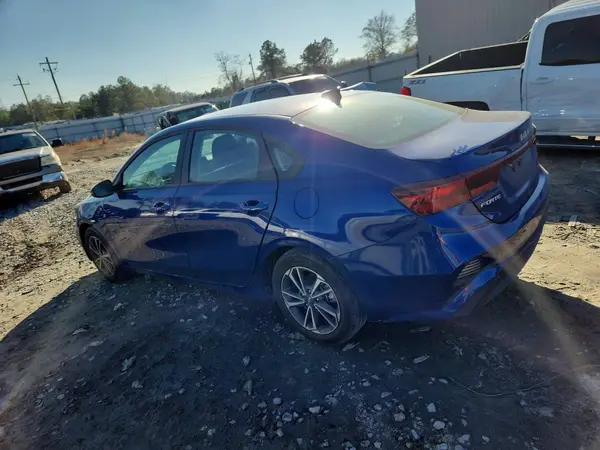 3KPF24AD9PE677823 2023 KIA FORTE - Image 2
