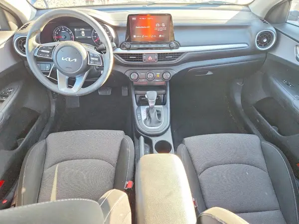 3KPF24AD9PE677823 2023 KIA FORTE - Image 8