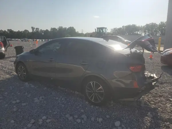 3KPF24AD9PE678308 2023 KIA FORTE - Image 2