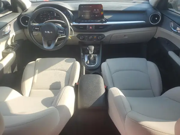 3KPF24AD9PE678308 2023 KIA FORTE - Image 8
