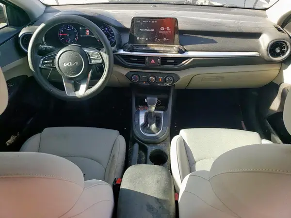 3KPF24AD9PE678518 2023 KIA FORTE - Image 8