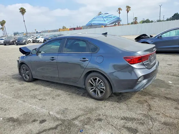 3KPF24AD9PE678535 2023 KIA FORTE - Image 2