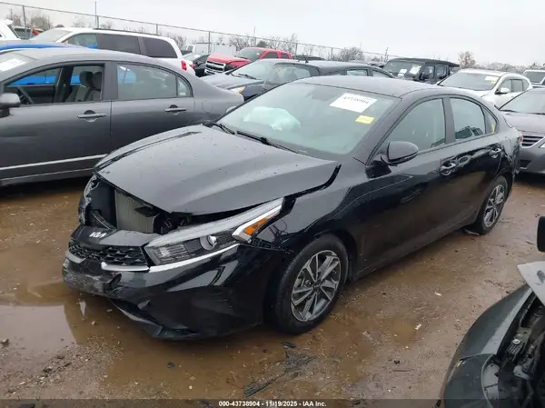 3KPF24AD9PE680902 2023 KIA FORTE - Image 2