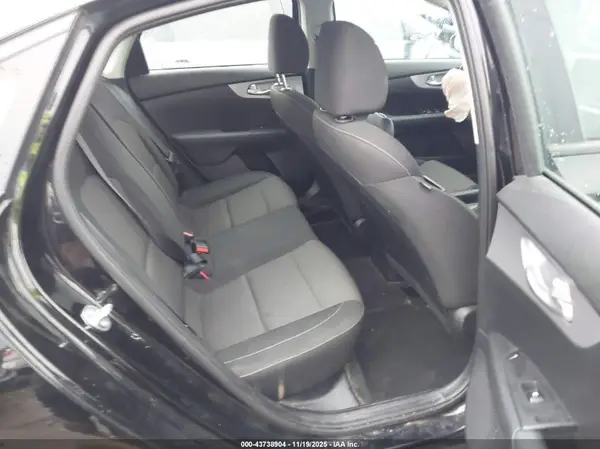 3KPF24AD9PE680902 2023 KIA FORTE - Image 8