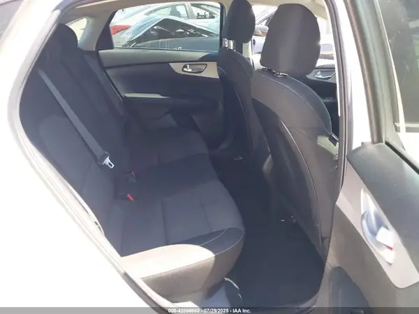 3KPF24AD9PE683721 2023 KIA FORTE - Image 8